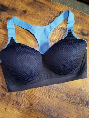 NWOT Victoria's Secret Sport Blue/black 34DD Push Up Shelf Underwire Sports Bra